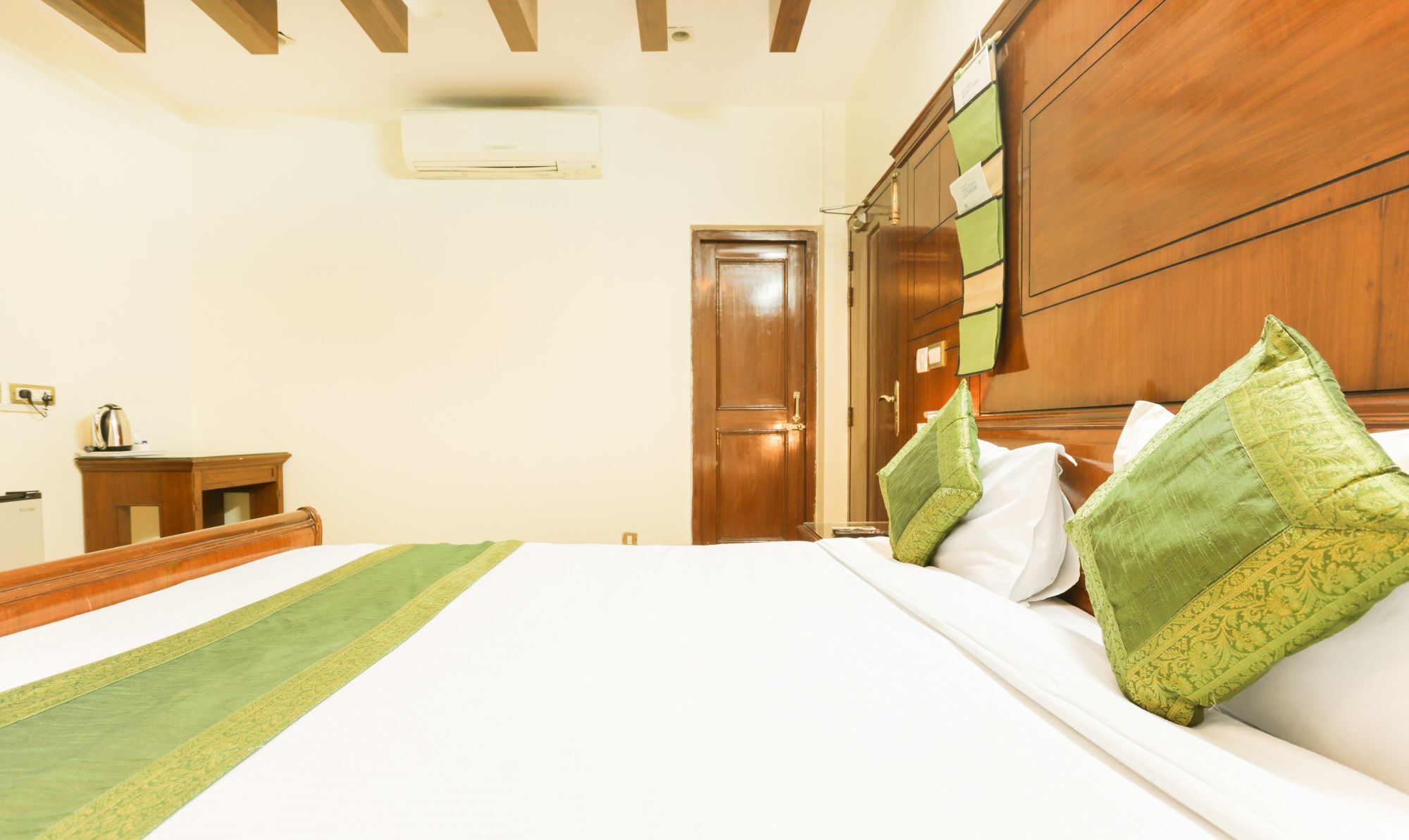 Treebo Shanta Inn Lucknow Dış mekan fotoğraf